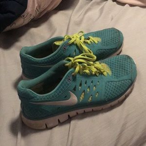 Nike tennis shoes